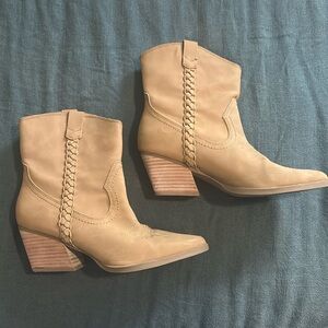 DV Dolce Vita “Karyn” Womens Western Boot